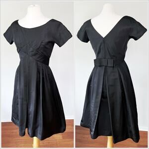 Vintage 1950s / 1960s Black Cocktail Holiday Party Dress // Size Medium